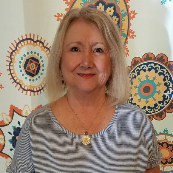 Meet your Posher, Christine - Picture 1 of 1